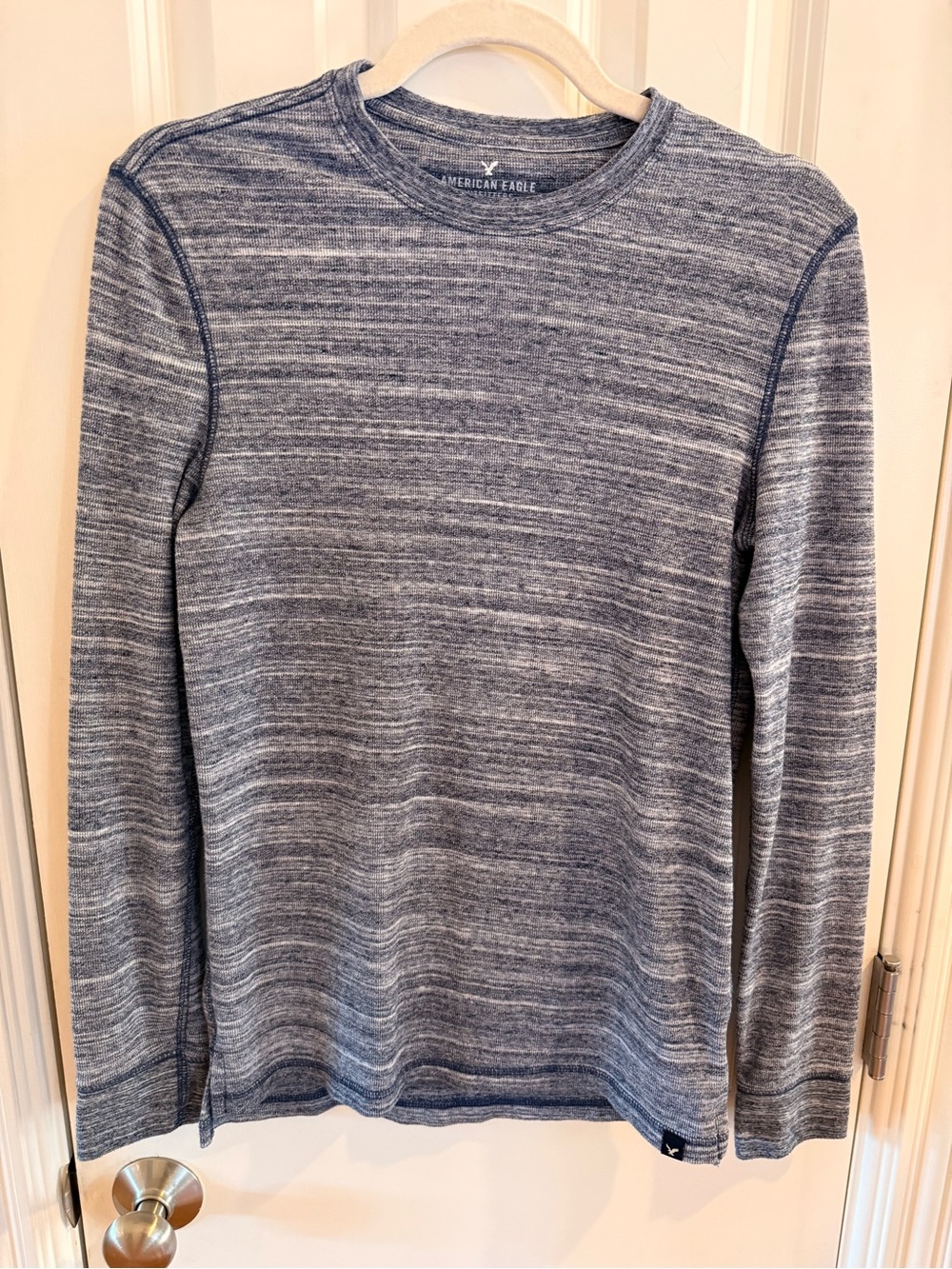 American Eagle Outfitters Men's Long Sleeve Heathered Blue Crew Tee